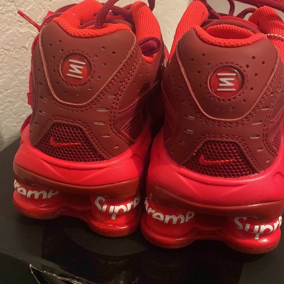 Nike shox Supreme RED - Picture 5 of 8